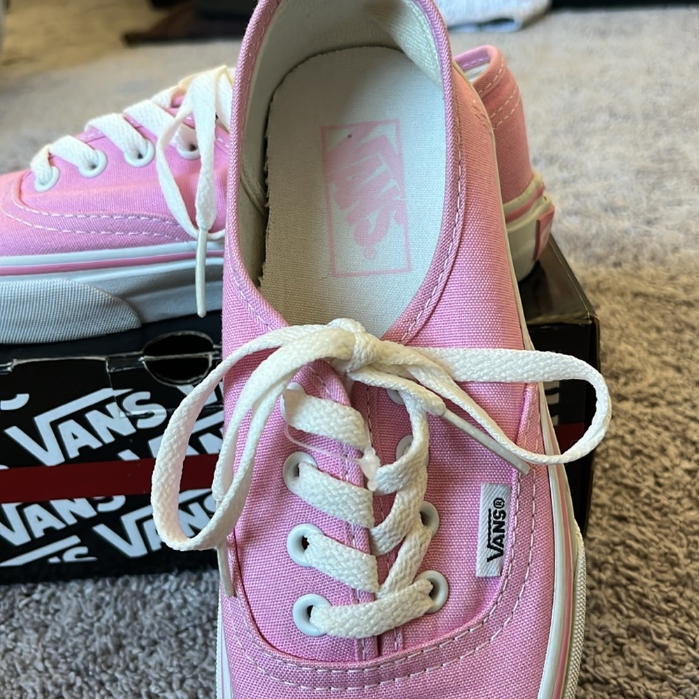 Vans - Picture 3 of 7